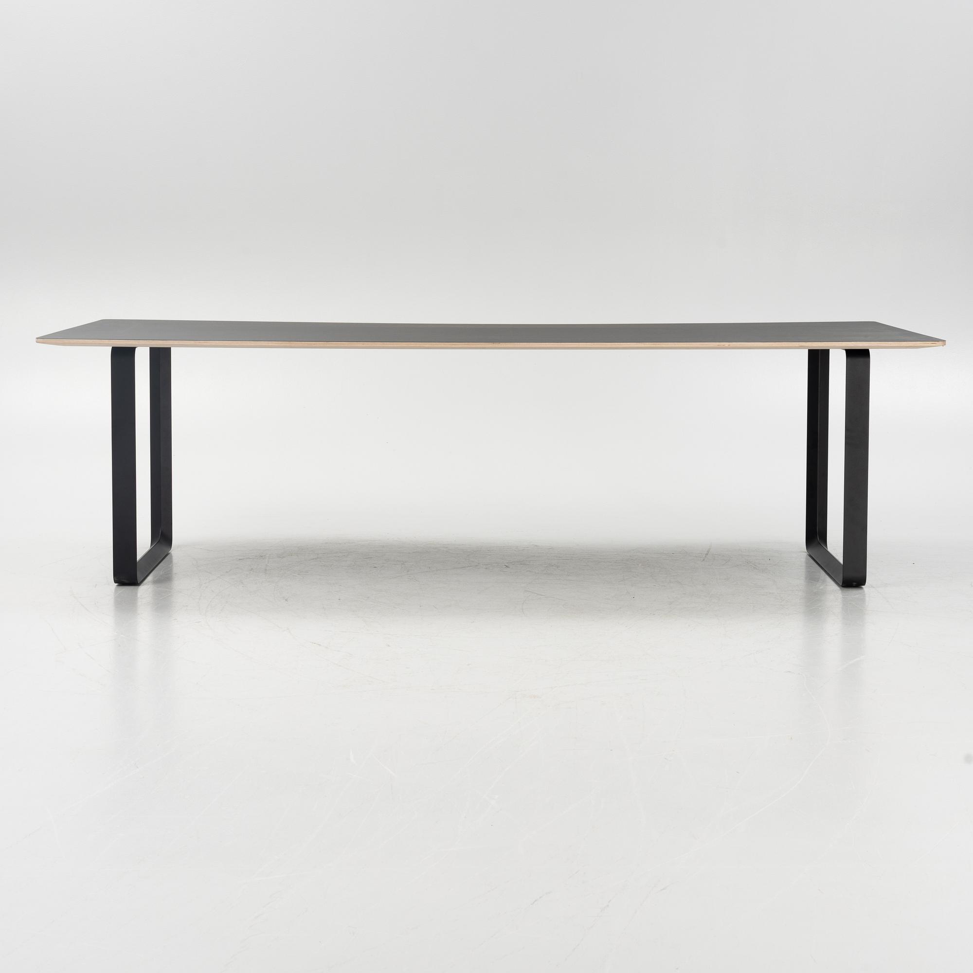 TAF Studios, bord "70/70", Muuto, samtida.