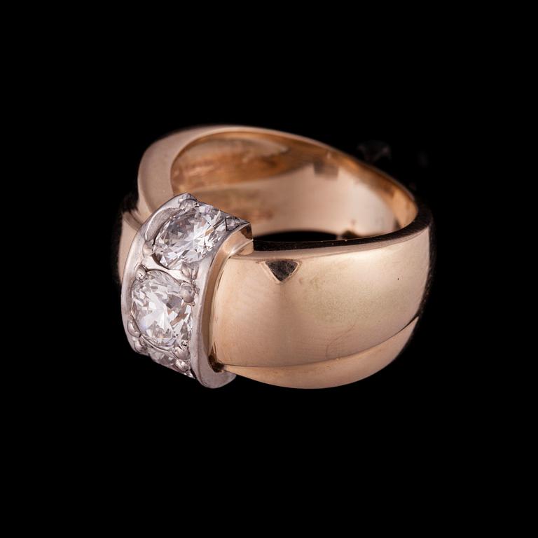 SORMUS, 14K kultaa, timantteja. Rauli Kostiainen, Helsinki. Timanttien todistukset SJL. Paino n. 13,4 g.