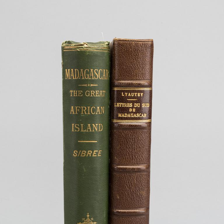 TWO BOOKS ABOUT MADAGASKAR,  The Great African Island av James Sibree London 1888.