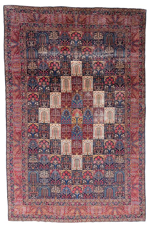 A carpet, an antique/a semi-antique Yezd, ca 557-562 x 366,5-370,5 cm.