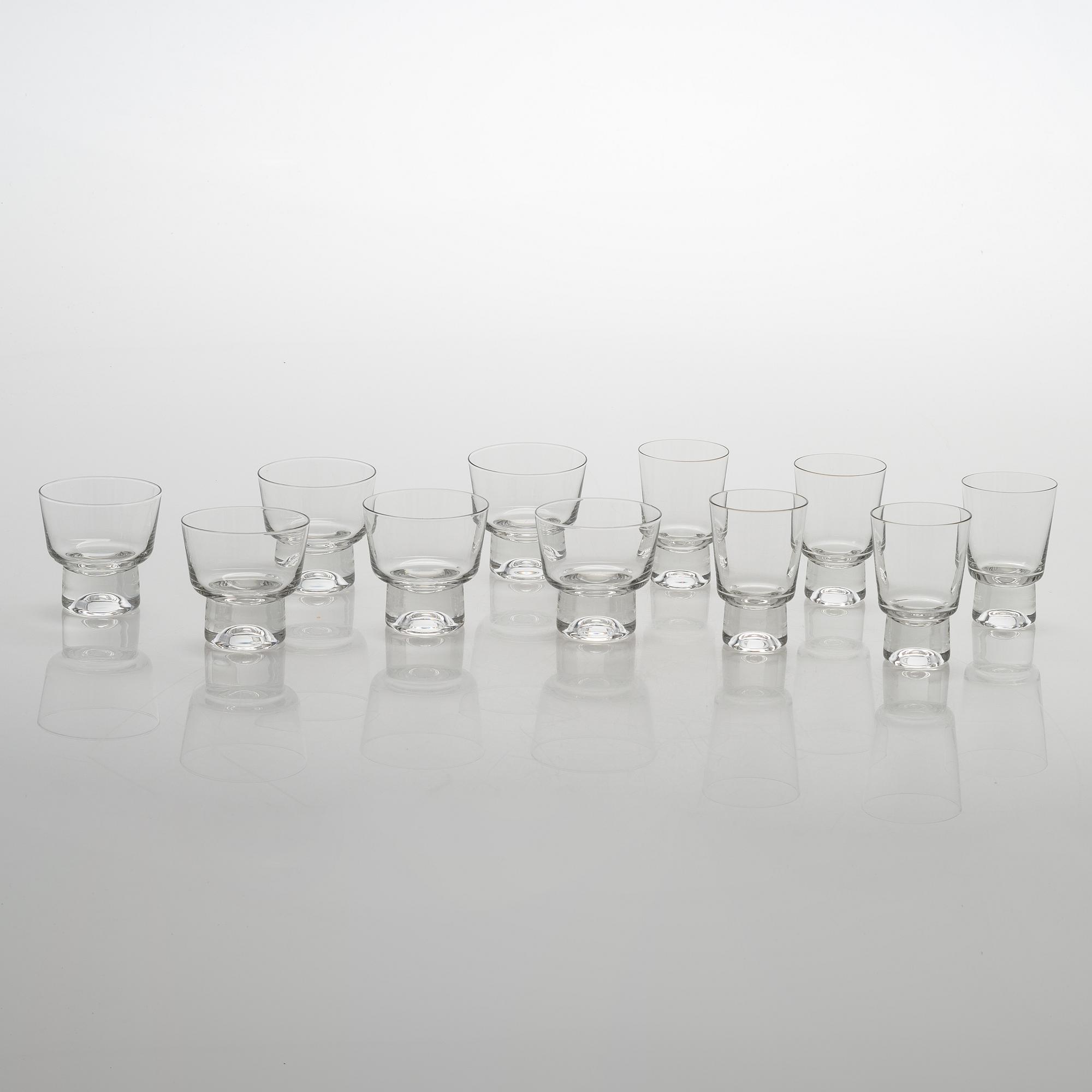Tapio Wirkkala, A 47-piece glassware set "Future". Iittala, late 20th century.