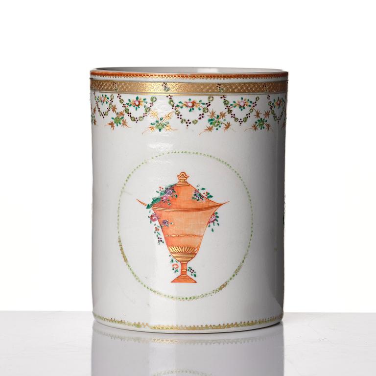 Mugg, kompaniporslin. Kina, Qingdynastin, Qianlong (1736-95).