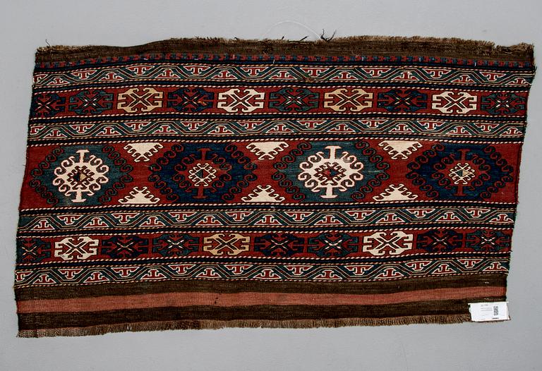 MATTA / TEXTIL, Soumak Nordvästra Iran, 1800-talets slut. Ca 120x70 cm.