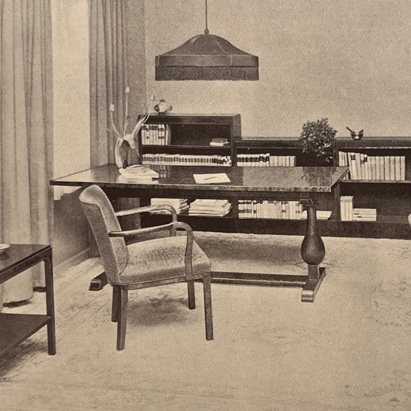 Axel Larsson, biblioteksbord, Swedish Grace, modell "802/5", Svenska Möbelfabrikerna, Bodafors, 1930-tal.