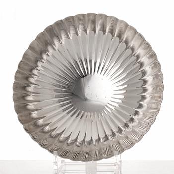 Sigvard Bernadotte, a sterling silver bowl, Georg Jensen, Köpenhamn 1945-77, design 856B.