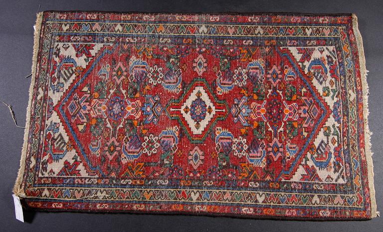 MATTA, orientalisk. Ca 125 x 76.