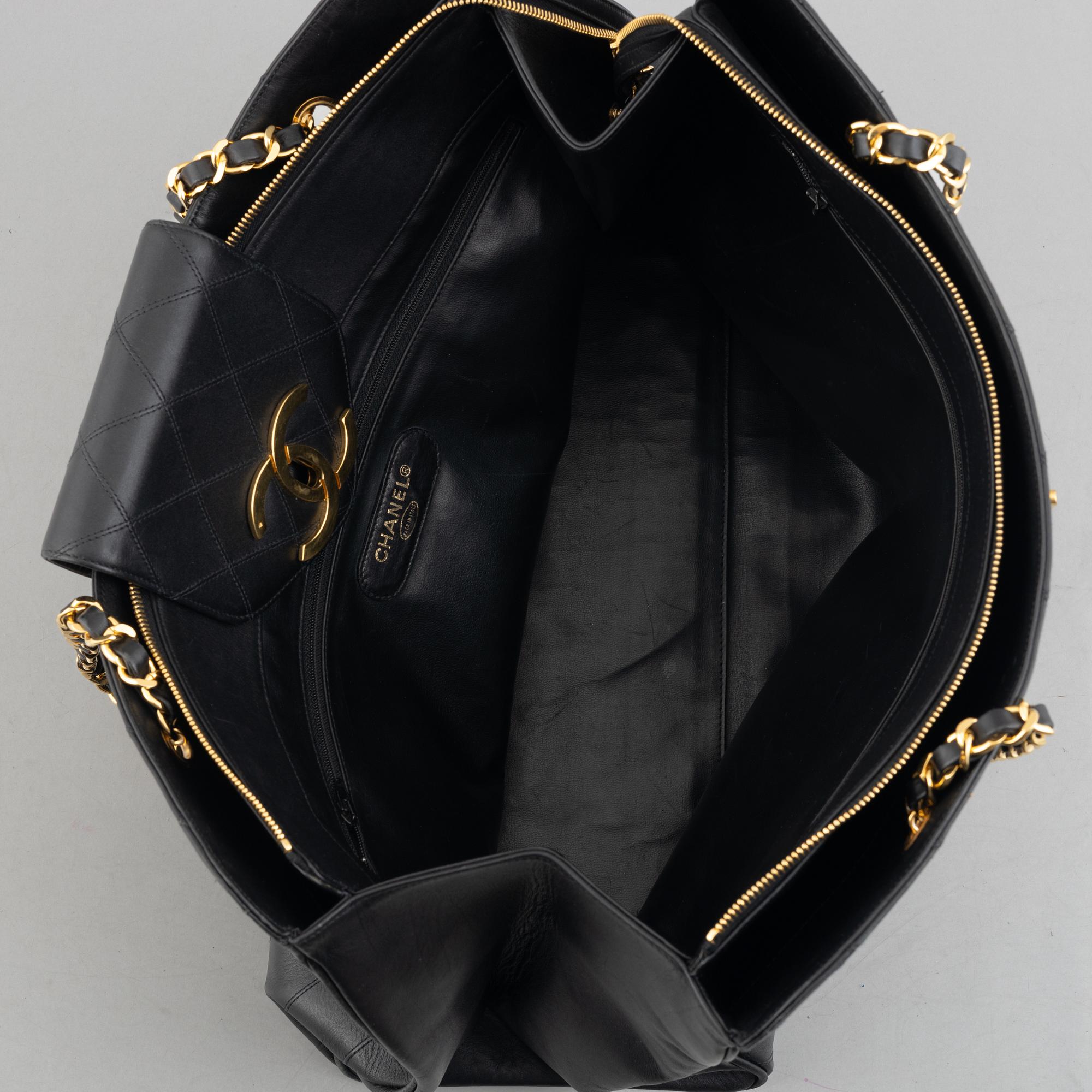 CHANEL　　VINTAGE　made in ITALY Chanel, 