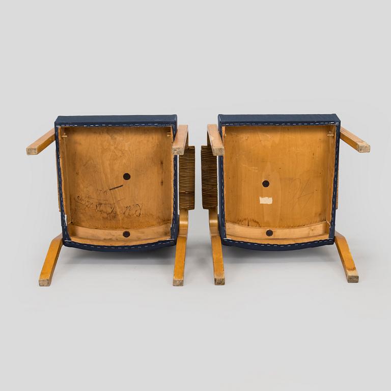 Alvar Aalto, a mid-20th century pair of model '46' armchairs for O.Y. Huonekalu- ja Rakennustyötehdas A.B.