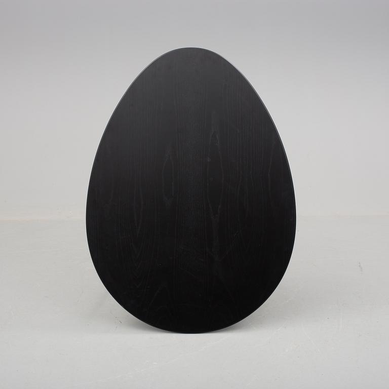 BORD, Arne Jacobsen, Fritz Hansen, 2002.