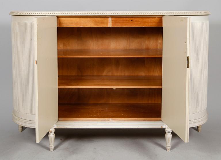 SIDEBOARD, gustaviansk stil, 1900-talets andra hälft.