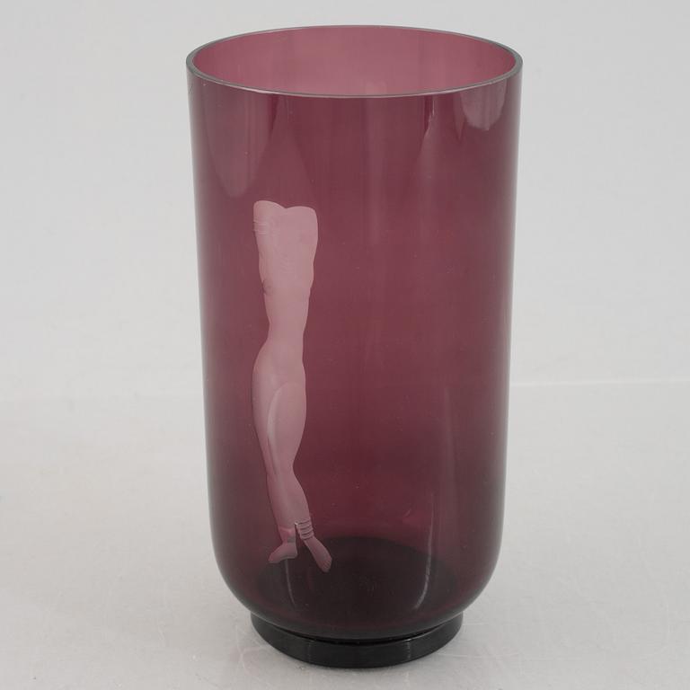 Vicke Lindstrand, a glass vase, Orrefors, dated 1935.