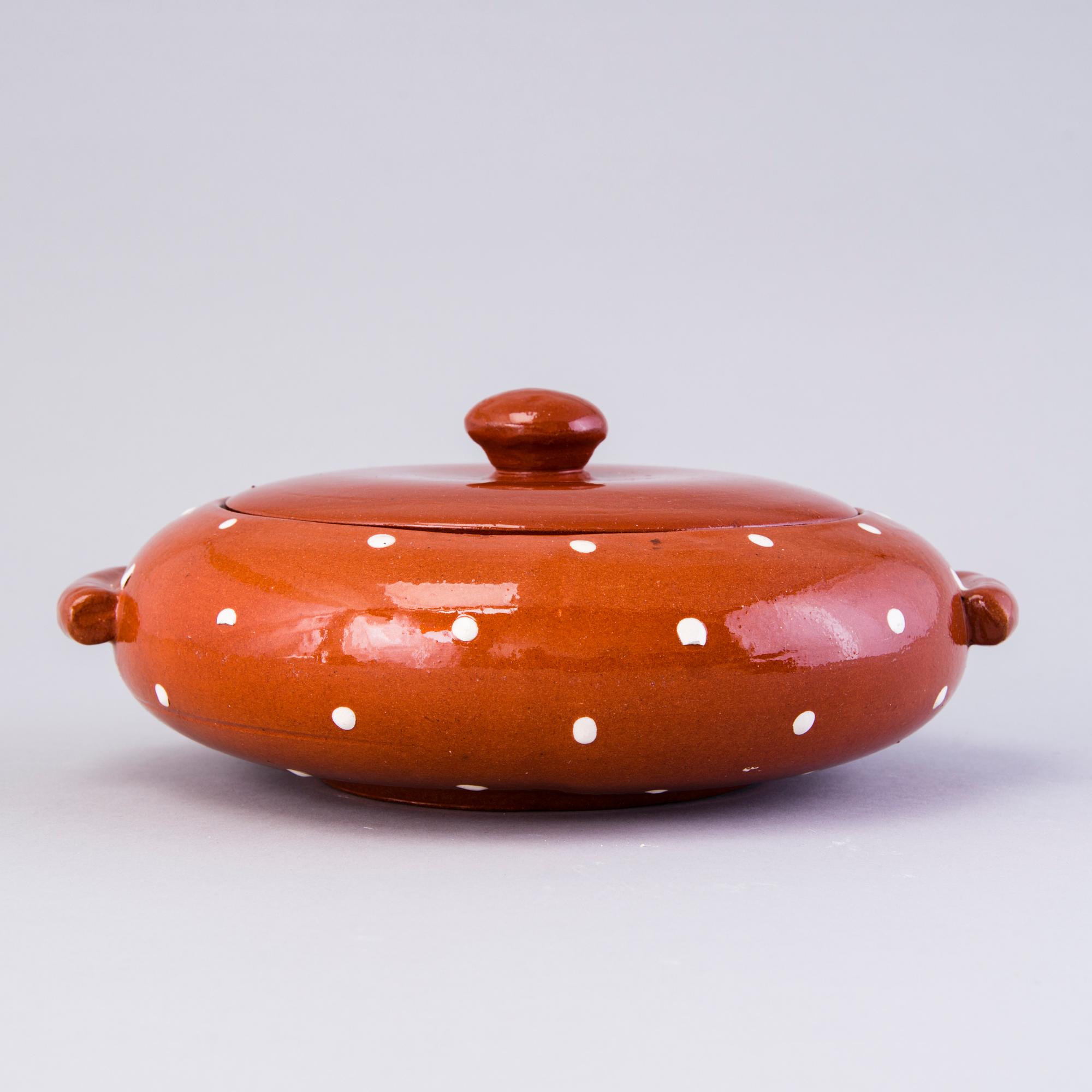 MARITA LYBECK, servisdelar, 28 st, keramik + bok "Marita Lybeck 1906-1990".