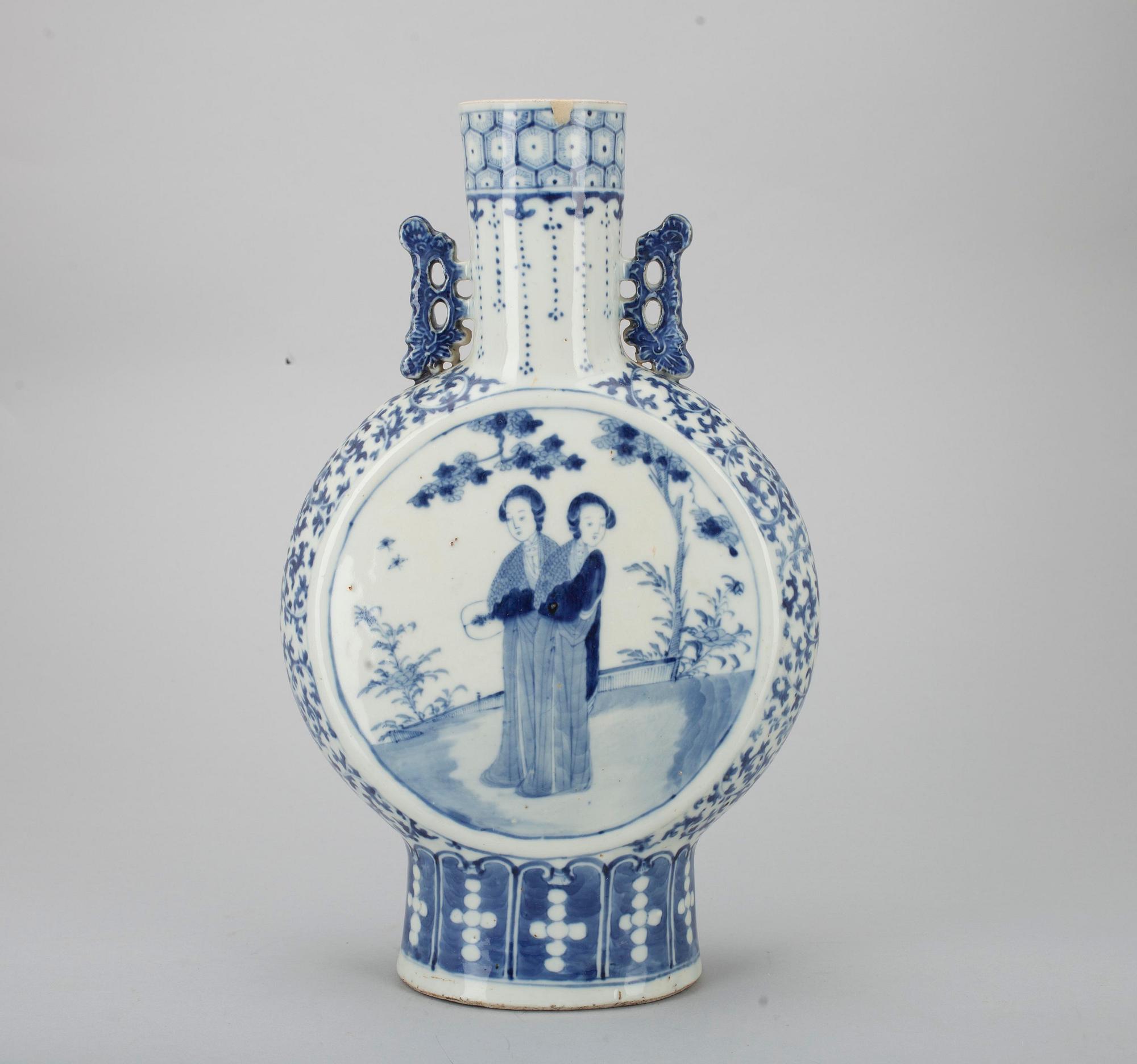 PILGRIMSFLASKA, porslin, Kina, sekelskiftet 1800/1900.