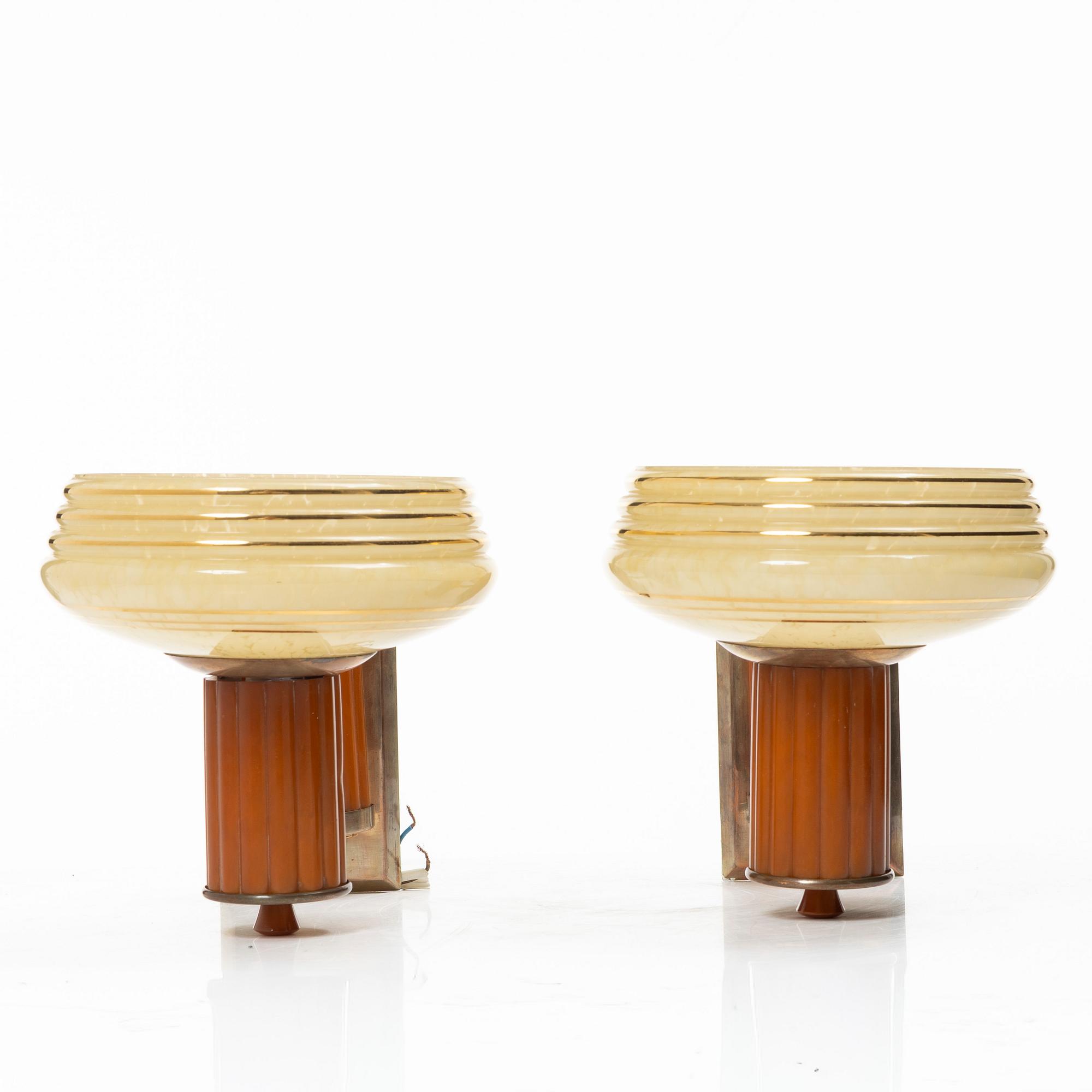 A pair of Art Deco wall lights, 1930's/40's.