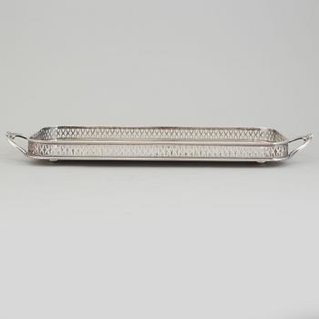 A silver plated brass tray from Fcavalier, England, second half of the 20th Century.