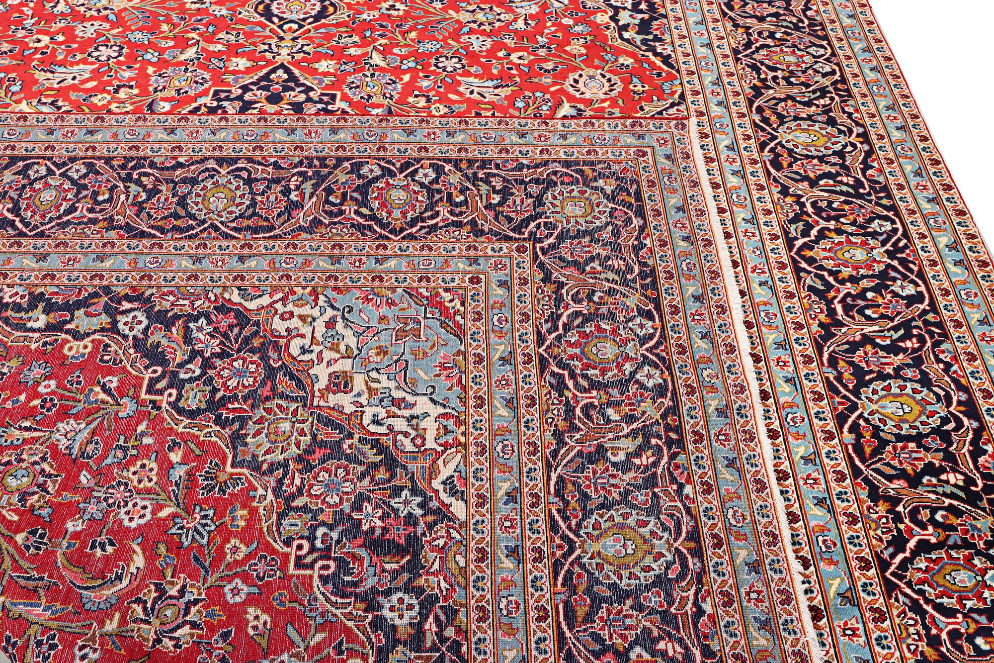 A Kashan carpet, c. 401 x 292 cm.