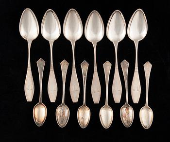 TESKEDAR, 6 st, och DESSERTSKEDAR, 6 st, silver, Finland 1920-tal.