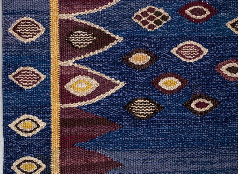 Barbro Nilsson, a carpet, "Snäckorna", flat weave, ca 312-313,5 x 200-204,5 cm, signed AB MMF BN.