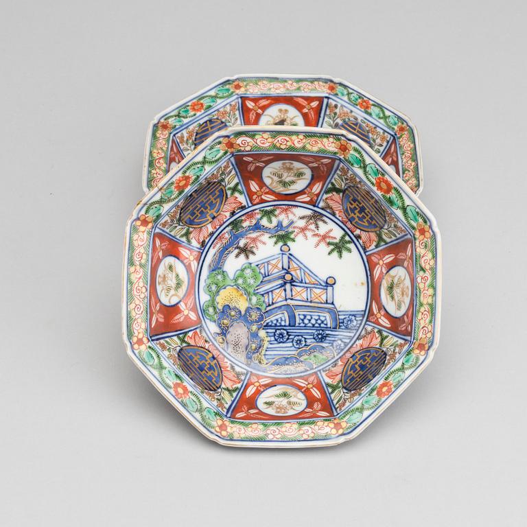 TWO JAPANESE BOWLS MARKED WAN LI(19th/20th century).