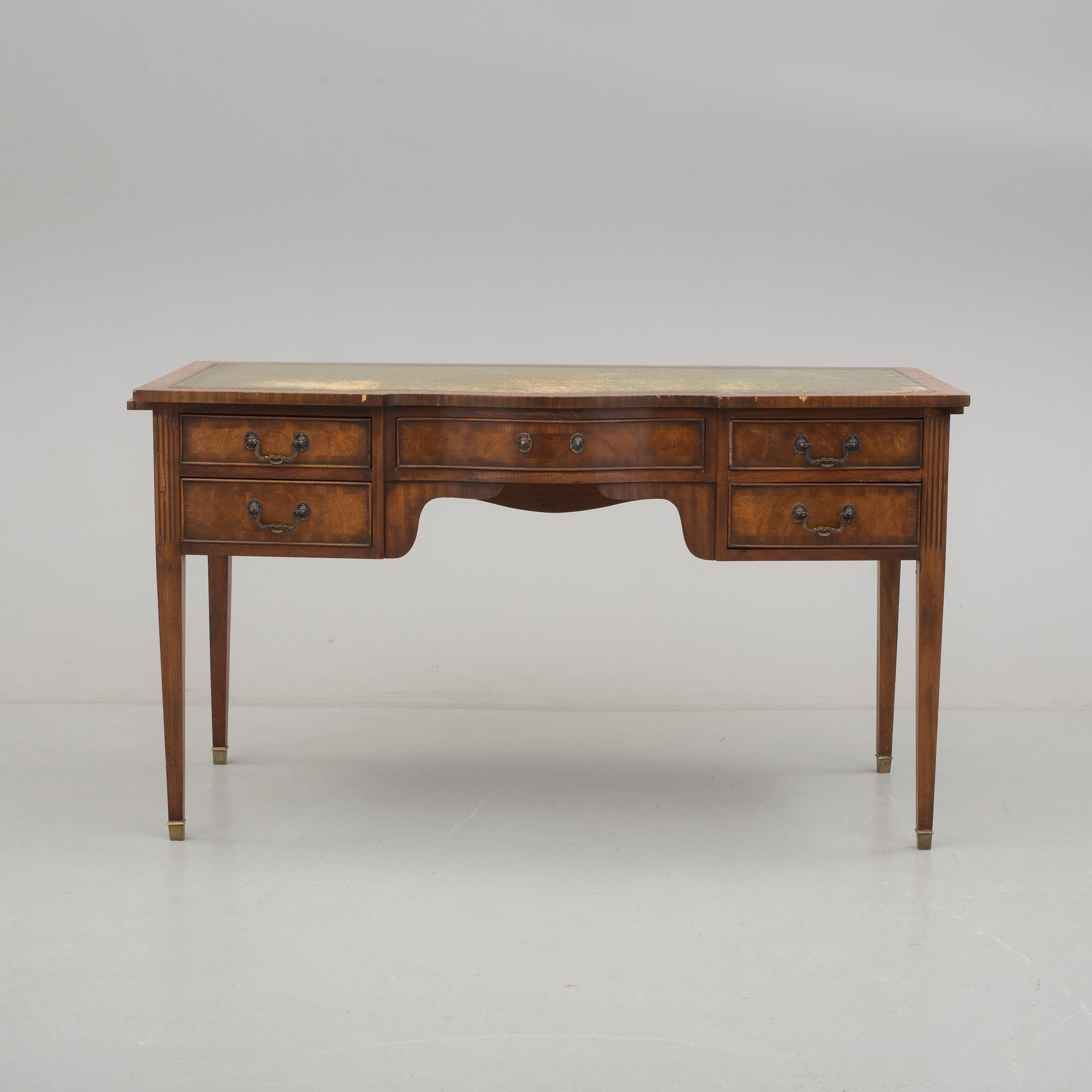 SKRIVBORD, engelsk stil, 1900-talets början.