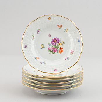 A Meissen porcelain coffee service, 18th and 19th century (24 pieces).