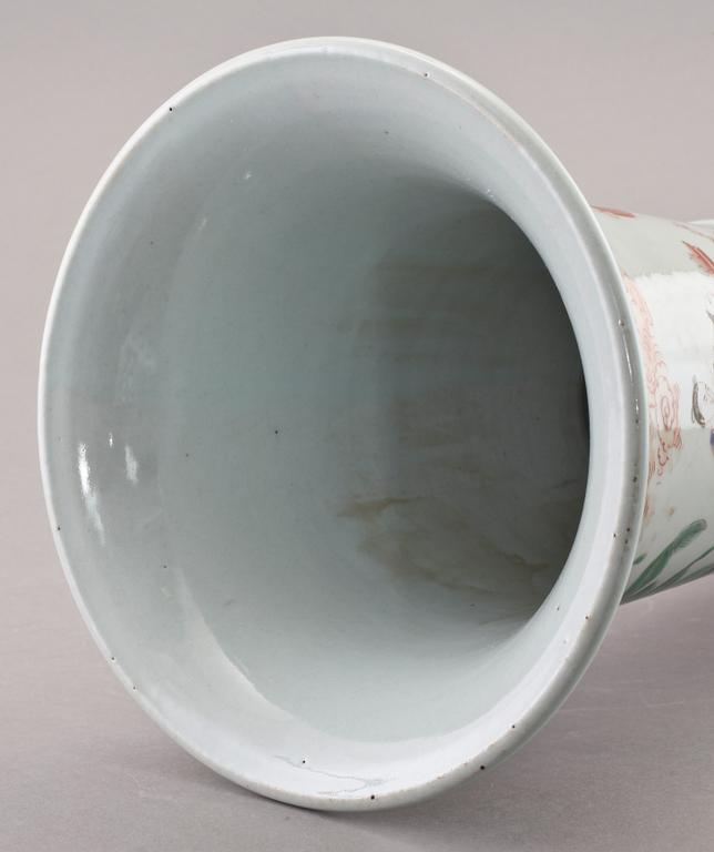 TRUMPETVAS, porslin, Kina, 1900-tal.