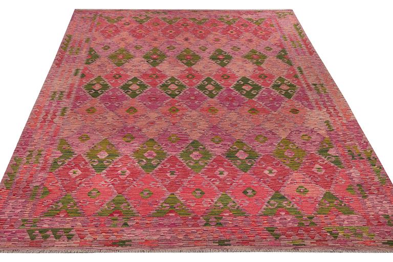 Matta, Afghansk kelim, ca 364 x 253 cm.