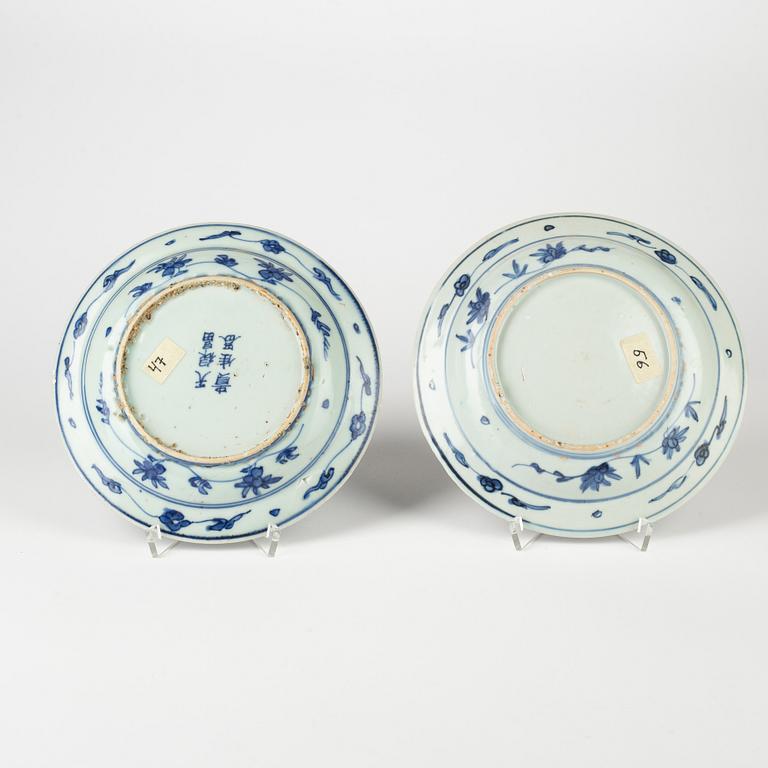 Two blue and white dishes, Ming dynasty, Wanli (1572-1620).