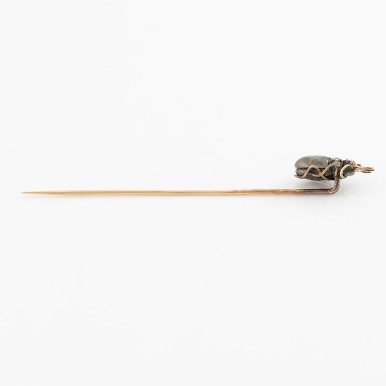 A brooch pin in the form of a beetle, 18K gold and silver with labradorite.
