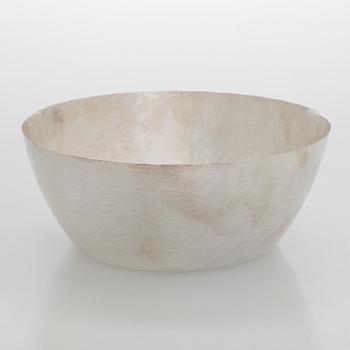 Tapio Wirkkala, a silver 'TW 243' bowl, Kultakeskus, Hämeenlinna 2007.