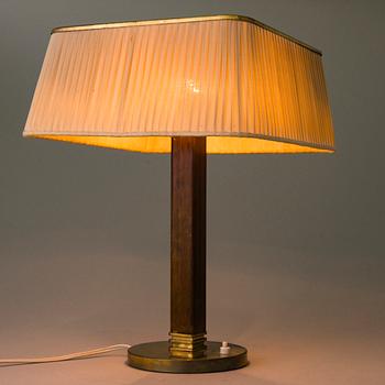 PAAVO TYNELL, A 1940s desk lamp model '5066' for Taito Oy, Finland.