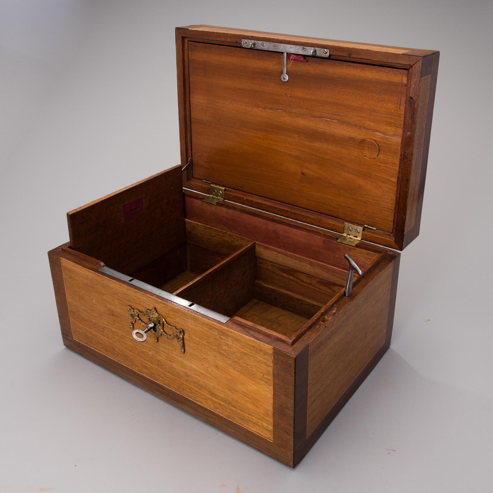GUSTAVIANSKT SCHATULL, Stockholmsarbete 1700-talets slut.