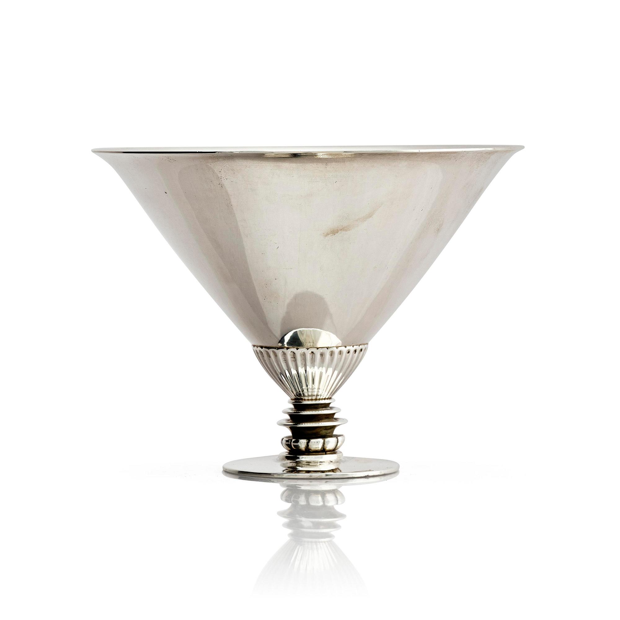 Georg Jensen, skål på fot, sterling silver, modell 259, design Gundorph Albertus, Köpenhamn efter 1945.