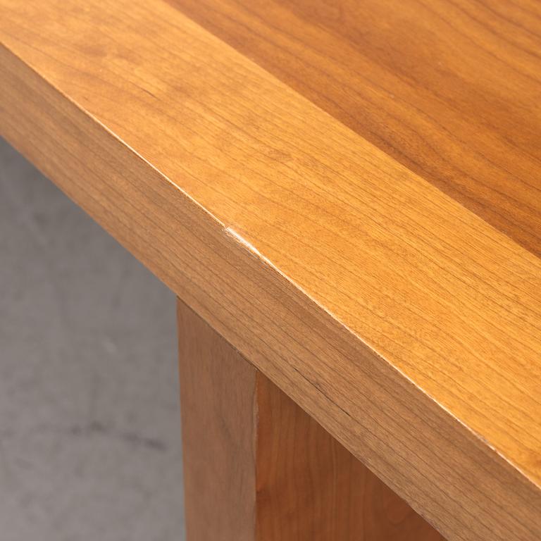 Joyn Studios, dining table.