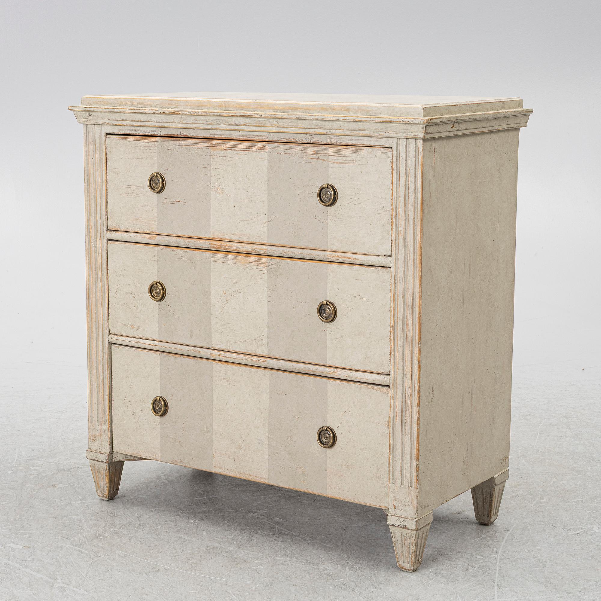 Chest of drawers, 20th century.