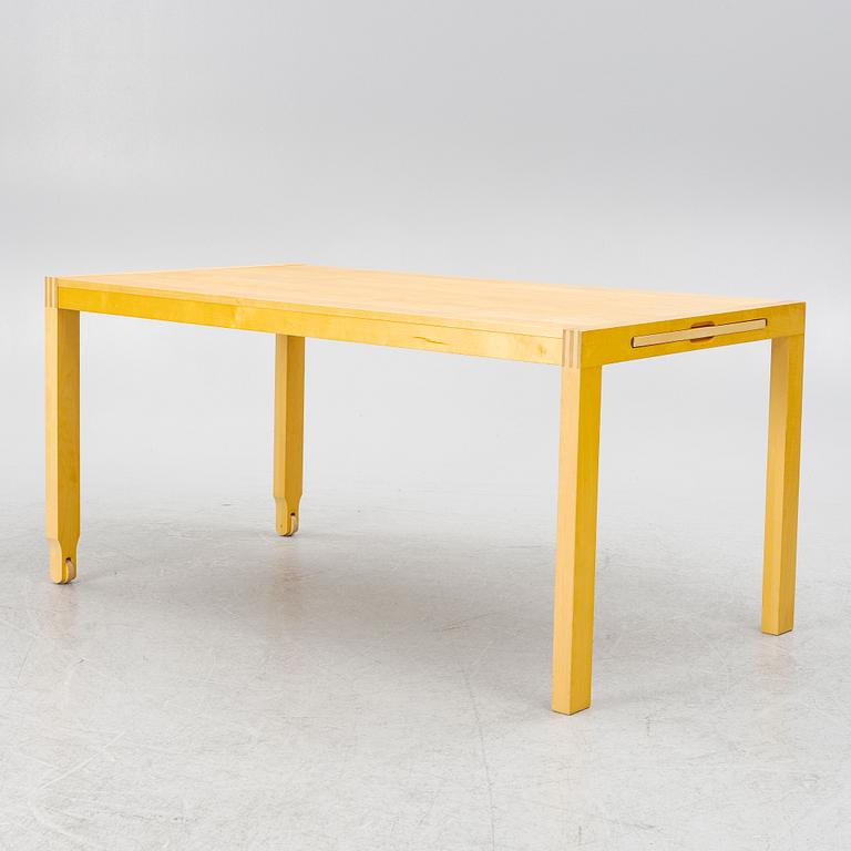 Niels Gammelgaard, bord, "Pelto", Designstudio Copenhagen.