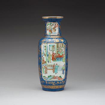 A powder blue and famille rose vases, late Qing dynasty (1644-1912).