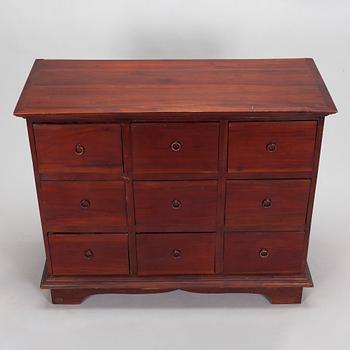 A mahogany chest of drawers, 21st century.