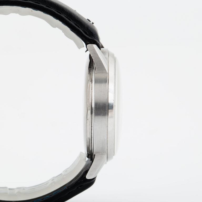 Heuer, chronograph, "Gilt Dial".