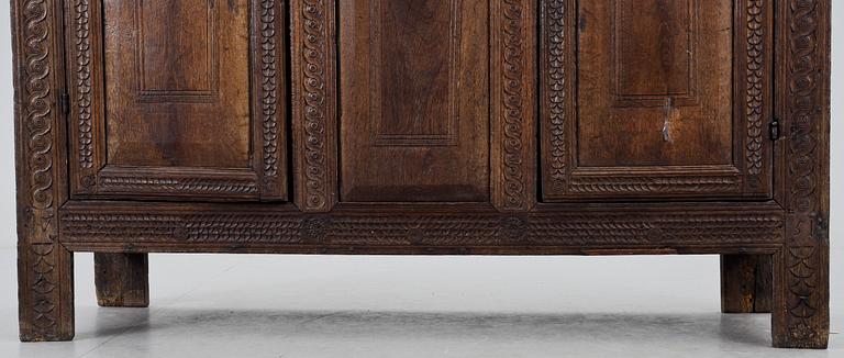 SKÅP, renässansstil, bär dat 1751.