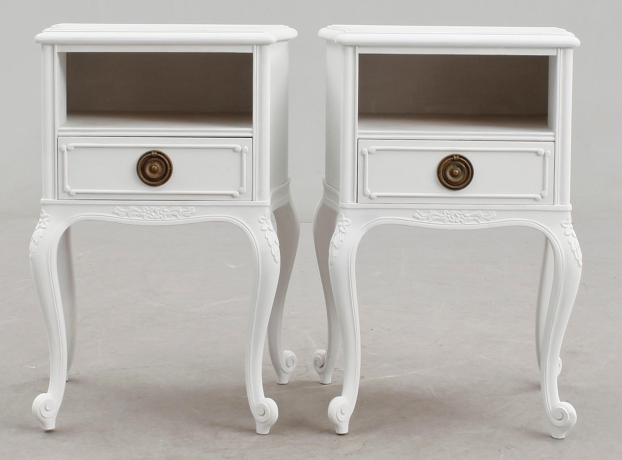 NATTDUKSBORD, ett par, rokokostil, 1900-tal.