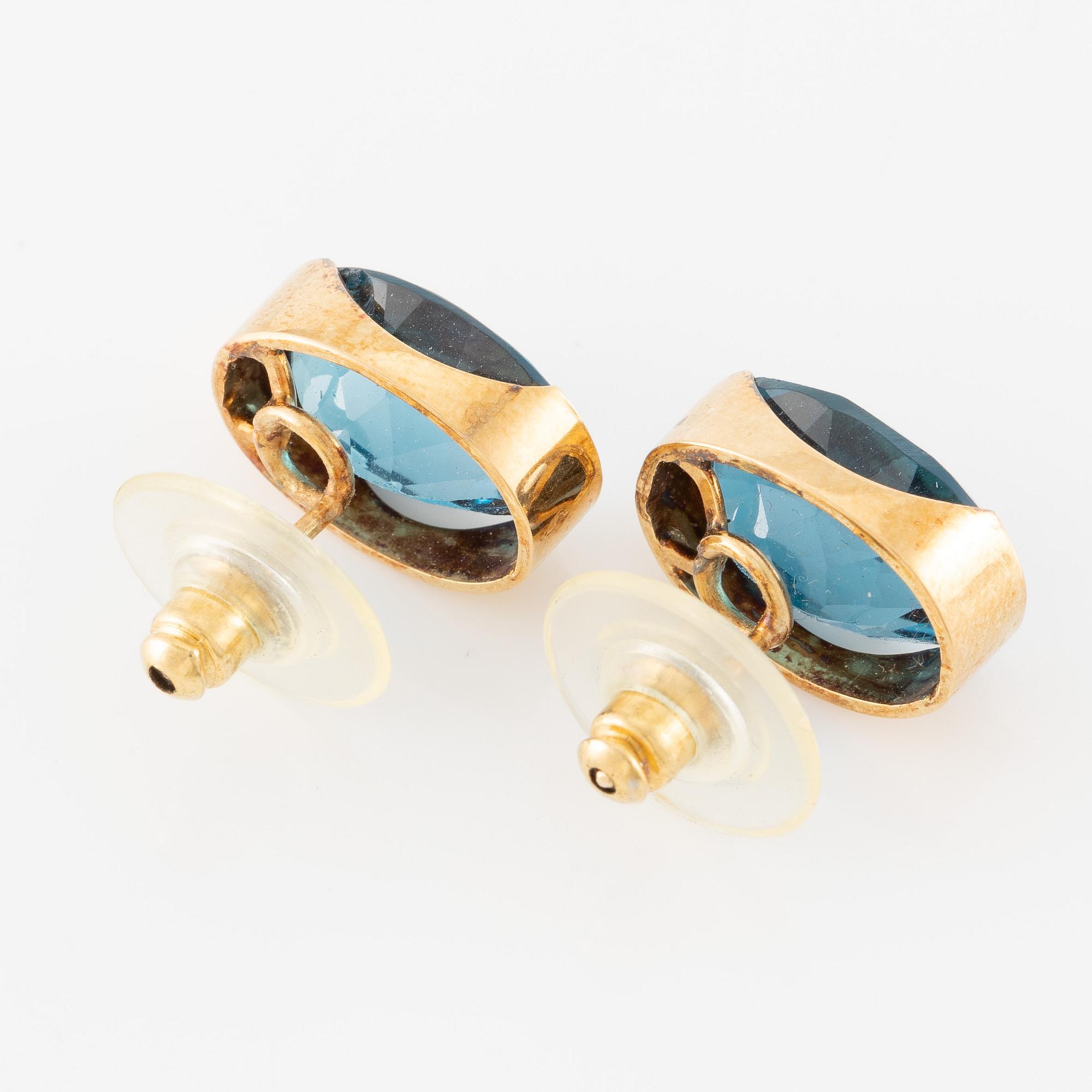 Earrings, gold with topazes.