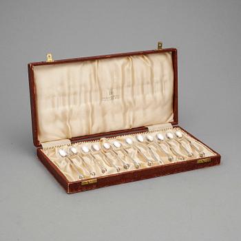 PARTI SILVER, 16 delar, bland annat Gewe Silvervarufabriken, Malmö, 1900-talets första hälft. Vikt ca 320 gram.