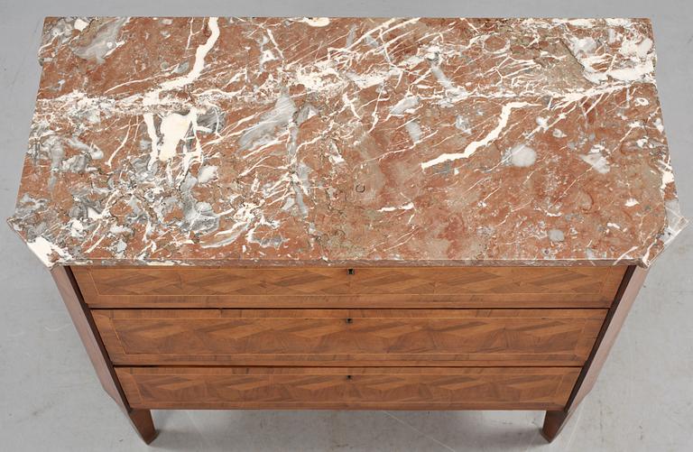 BYRÅ, sengustaviansk stil, tidigt 1900-tal.