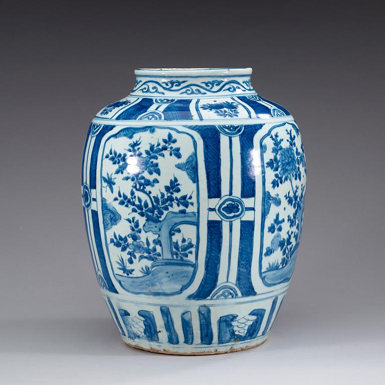 A large blue and white jar, Ming dynasty, 17th Century.