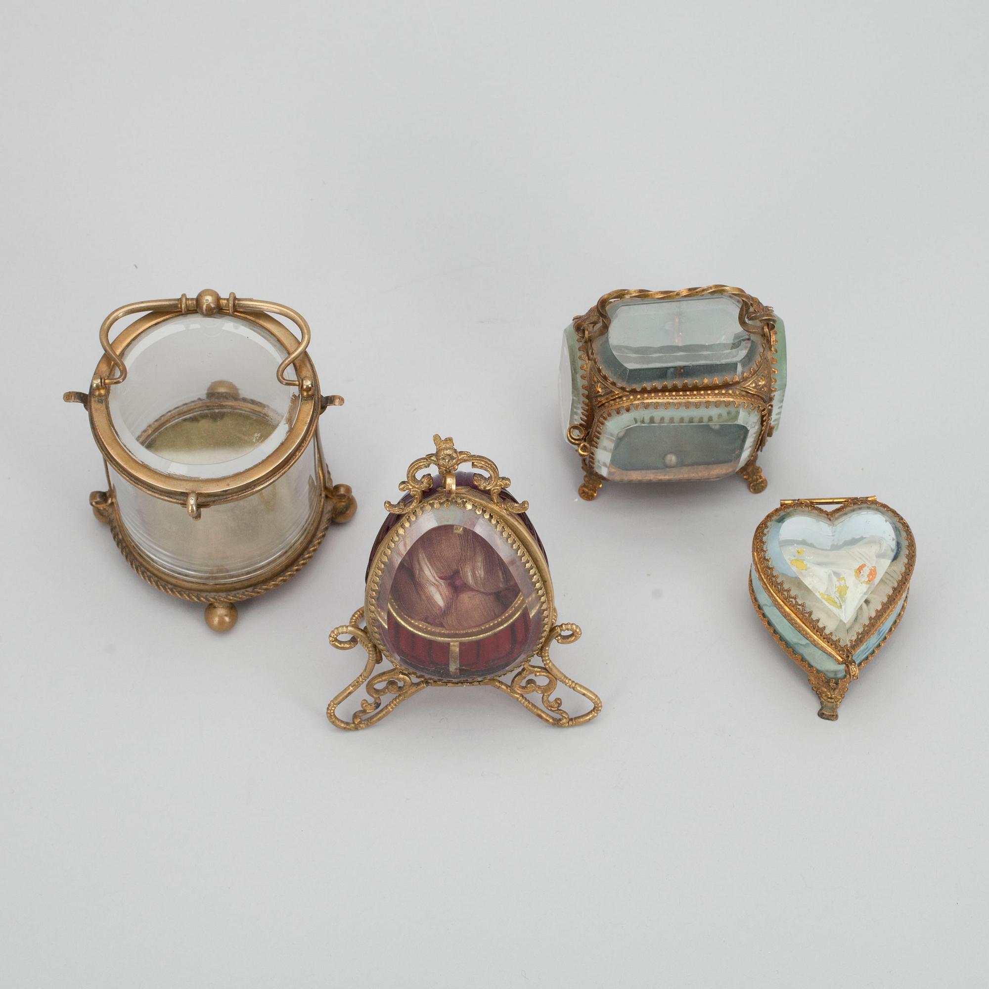 DOSOR / KLOCKSTÄLL, 4 st, glas samt mässing, sekelskiftet 1800/1900.