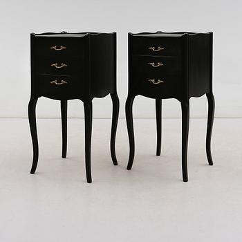 SÄNGBORD, 1 par, rokokostil, 1900-talets andra hälft.