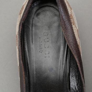 SKOR, Gucci.