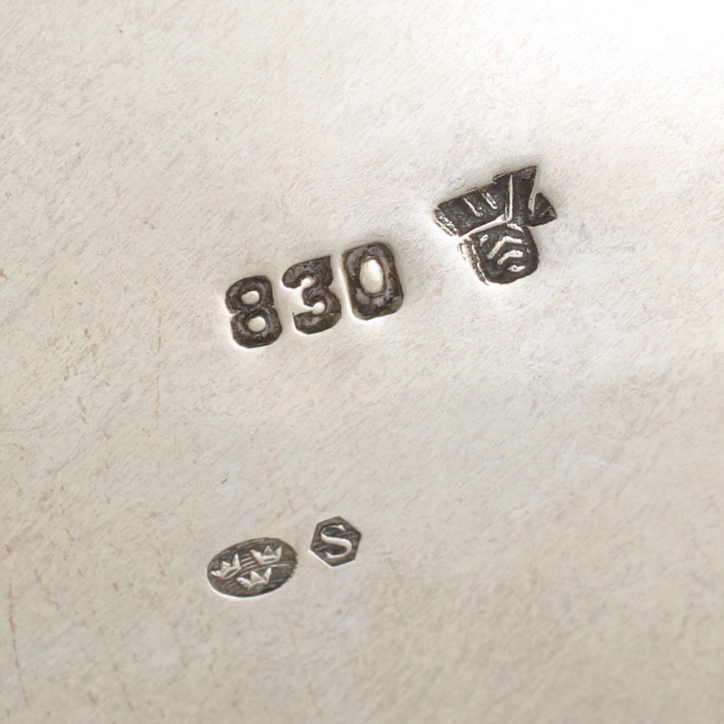 KAFFESERVIS, 3 delar, rokokostil, omkring 1900-talets mitt. Vikt 1 570 g.