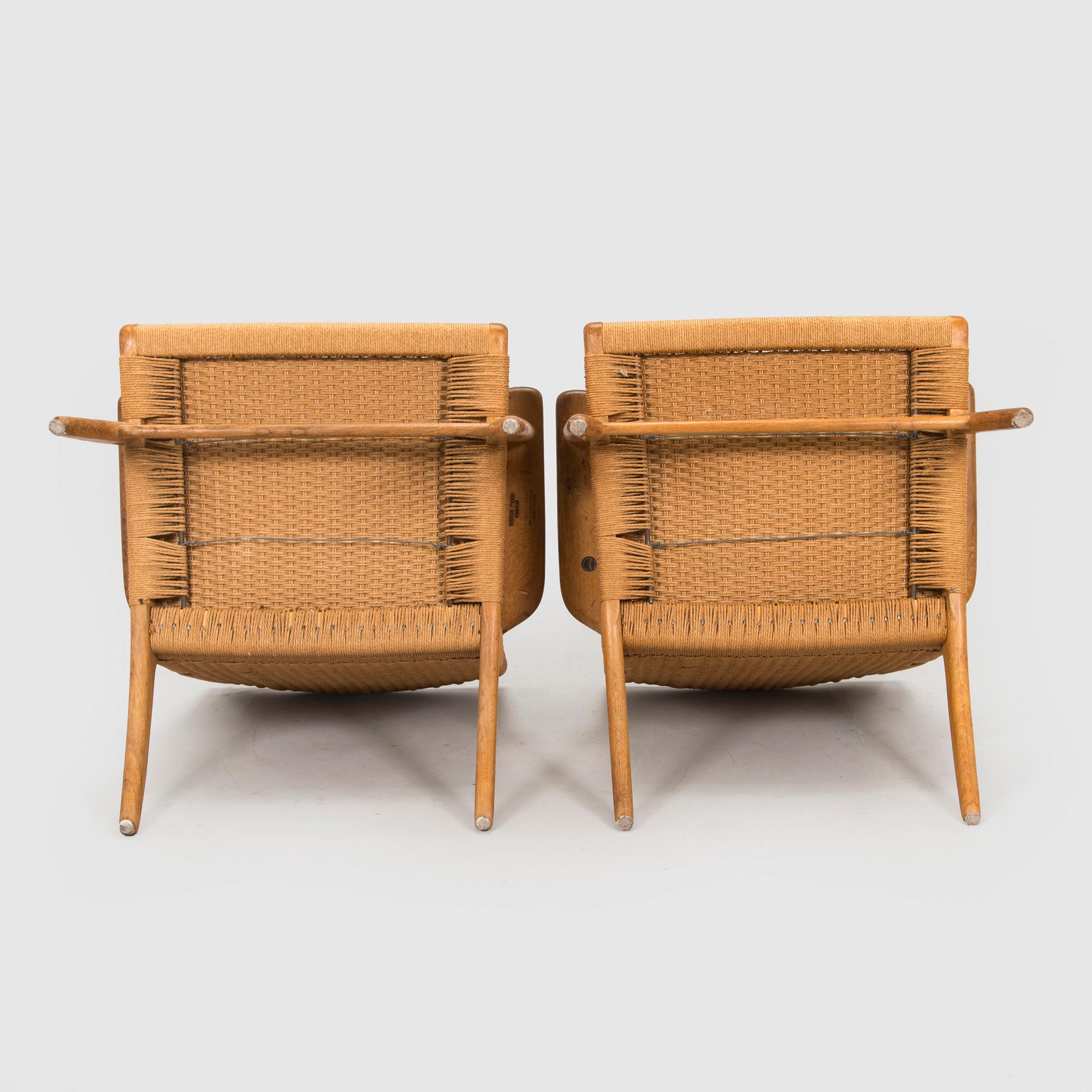 Hans J. Wegner, Armchairs, a pair, "CH25", Carl Hansen & Son, Denmark, 1960s.